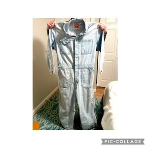 Levis Straus Men’s Loose Denim Coveralls, Medium